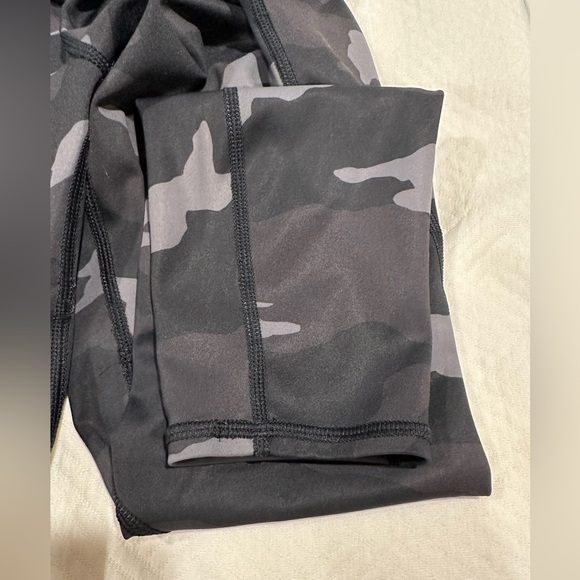 Athleta Black Camouflage Leggings size small - Picture 5 of 5